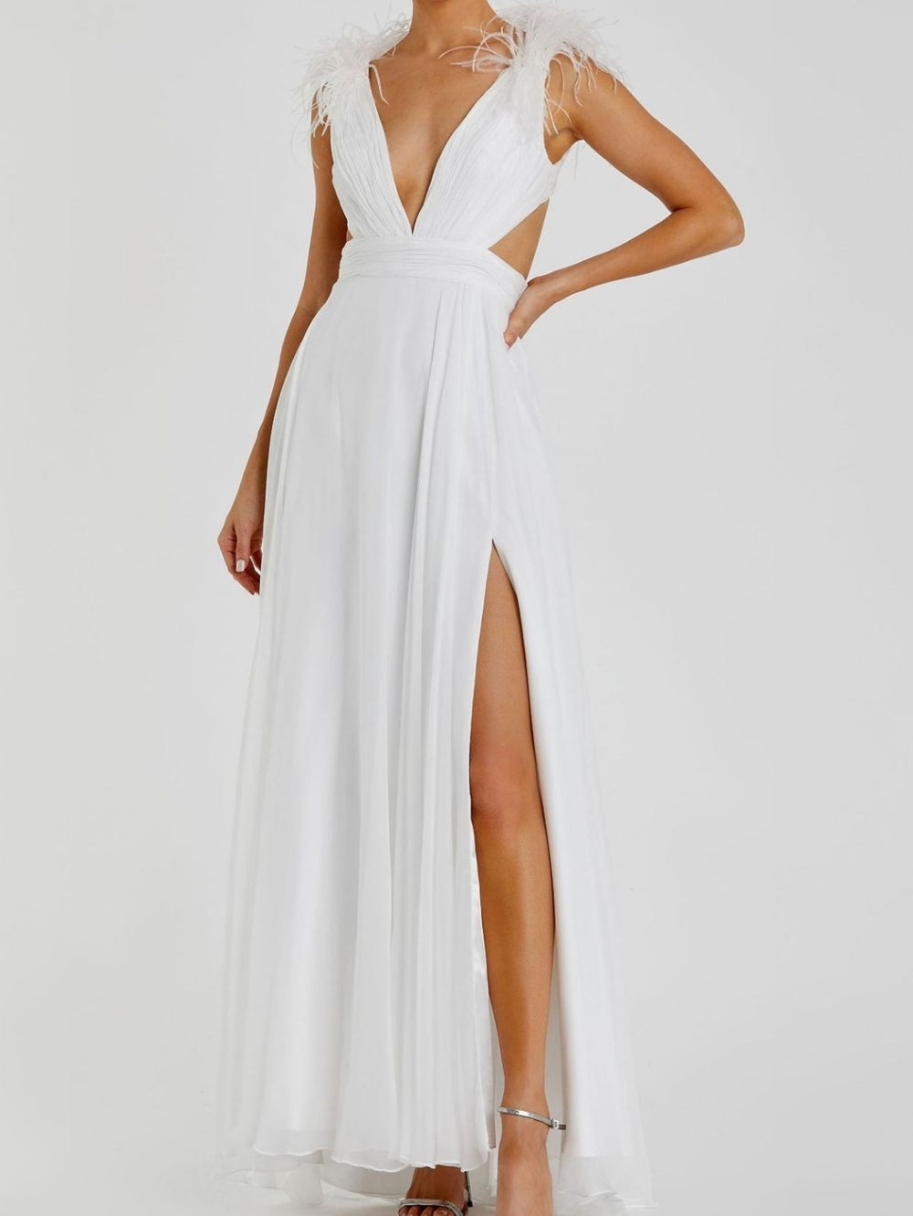 Mac Duggal 68113 White Plunge Ostrich Feather A-Line Corset Back Gown 6 NWT - Picture 6 of 16